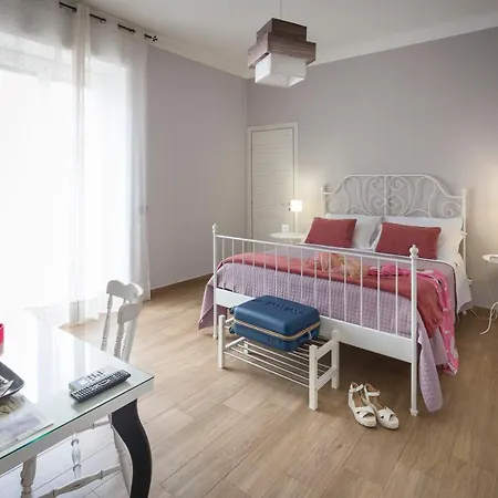 Bed&rooms Il Tempio Di Athena - Cultura E Relax A Siracusa Syracuse